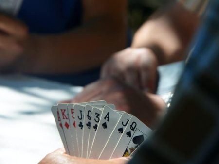 Strategi untuk Menang Besar dalam Poker Online