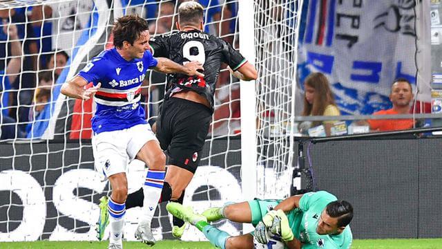 Penjaga gawang Sampdoria Emil Audero menangkap bola saat melawan AC Milan pada pertandingan sepak bola Serie A Liga Italia di Genova, Italia, 10 September 2022. AC Milan menang dengan skor 2-1 atas Sampdoria. (Tano Pecoraro/LaPresse via AP)